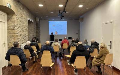 Etxebizitzaren auziaren inkesten emaitzen inguruan hausnartu dute Antzuolan