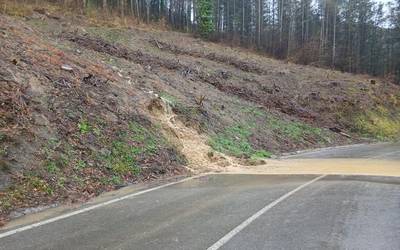 Metro karratuko ehun litro baino gehiago pilatu dira egunotan Debagoienean