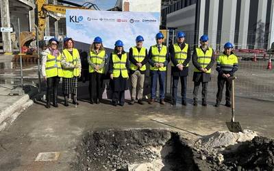 Katealegaiaren planta berriko lehen harria jarri dute Arrasaten, Fagor Etxetresnak zegoen lekuan