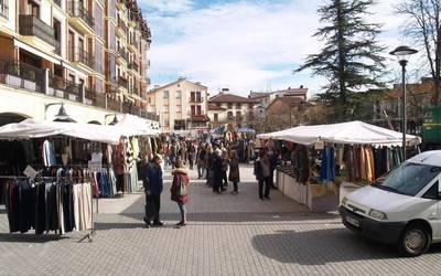 Elkar zaintzeko egitasmoa bueltan da