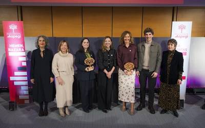 Mondragon Kongresuko presidente Leire Mugerzak Aspegiren Zuzendari-Profesional saria jaso du