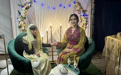 Mahaiak bete egin dira komunitate musulmanari ikusgarritasuna emateko egindako Iftar afarian