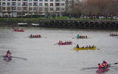 Traineru eta batel estropadak jokatuko dituzte gaur arratsaldean