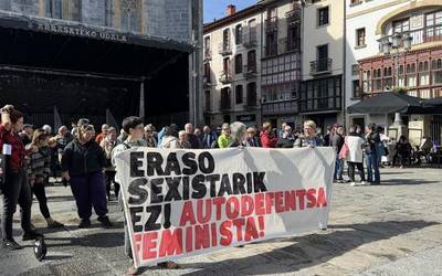 Sarrigureneko hilketa matxista salatzeko elkarretaratzeetan interpelazio zuzena gizonei zein erakundeei