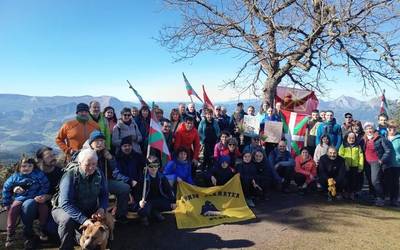 Zapatuan egin zuten aurtengo Arrano Eguna