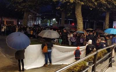 Sarrigureneko hilketa matxista salatzeko elkarretaratzeak deitu dituzte gaurko