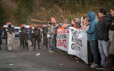 Kaleratzeen eskaintza ekonomikoa hobetu du gaur Tubos Reunidosek, baina sindikatuek aho batez ezezkoa eman diote