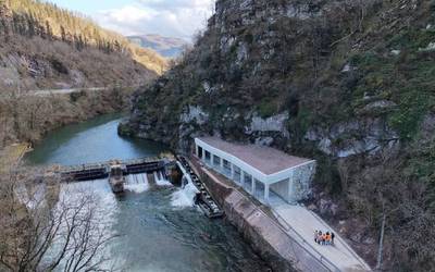 Bidasoko Bide Berdean Doneztebeko babes galeriako obrak akituta, asteburuan ireki dute pasabidea