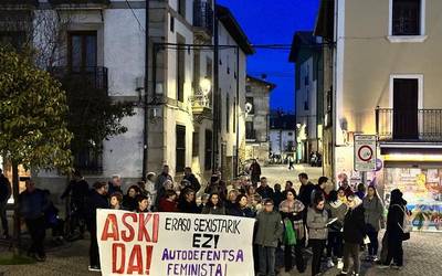 Hilketa matxista salatzeko bilkuran interpelazio zuzena gizonei zein erakundeei