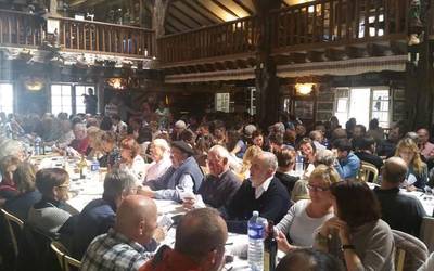 Kantu bazkaria antolatu du Senpereko Zaldubi ikastolak martxoaren 14an