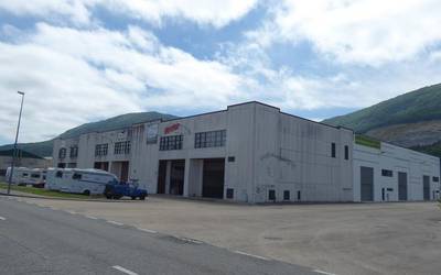 Udalak fabrika bati jarduera lizentzia eman dio