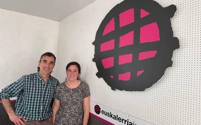 Jabier Leoz eta Maitane Urbizu: “Mugaren bi aldeetako emakumeen istorioak kontatu eta kantatuko ditugu”