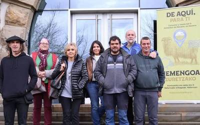 Zuzeneko salmenta sustatu eta Nafarroako lehen sektorea indartzeko, Laburki elkartea sortu dute