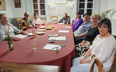 Sarako zentro sozialak oraingo herriko kontseiluarekin azken elgarretaratzea egin du