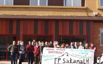 Lanbide Heziketa duala behar bezala ezartzeko baliabide eske