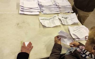 Herriko bozetan Saran bi zerrenda eta Senperen hiru aurkeztu dituzte