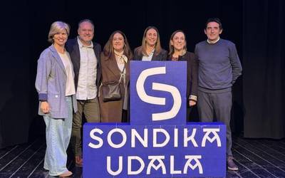 Sondikako Udalak “garai berrietara moldatutako irudi berria” aurkeztu du