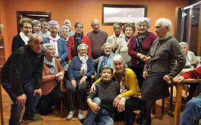 Mendaroko karta-joko txapelketako irabazleek jaso dute saria