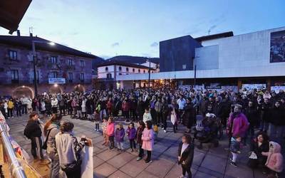 Emakumearen Egunaren harira asteburu osoko egitaraua prestatu du Baztan Iñarrosi taldeak