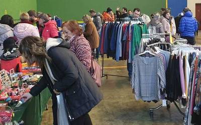 Leitzako Kaxkabeltza elkarteak stock azoka antolatu du asteburuan