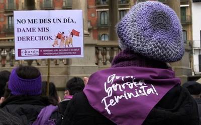 Nora Gonzalez (Mugimendu Feminista): "Lurralde eta gorputzen burujabetza aldarrikatzera aterako gara kalera igandean"