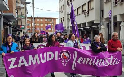 Martxoak 8: beste behin aldarrikapenez betea