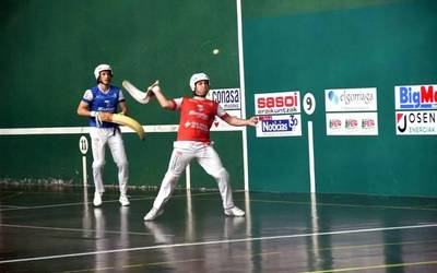 Iruñeko Alde Zaharreko erremonte txapelketako hirugarren jardunaldia jokatuko dute larunbatean Donezteben