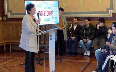 Maite Aristegiren bertsoa erroldatu berriei