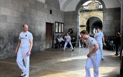 Iparragirre eta Aranburu nagusi, pilota goxoko Gipuzkoako Txapelketaren Azkoitiko lehian