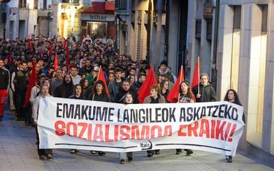 Emakume langileen problematika erdigunean jartzeko aldarria egin du Itaiak Arrasaten