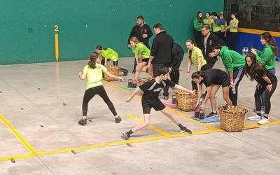 Sailkapen orokorrean Basaburuko taldeak lider dira Nafarroako Kirol Jokoetan