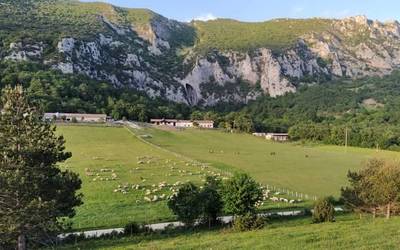 Lezeko aparkalekuan bizikletarako atsedengune bat egokituko du aldundiak