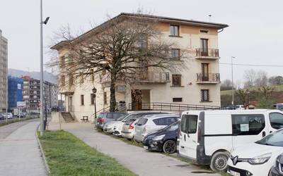 Aste Santuko tailerretan izena eman daiteke Iurretan