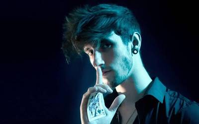 Alain Zulaikak 'Magia zaparrada' ikuskizuna dakar Kultur Elkartera