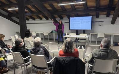 Hirigintza genero-ikuspegitik aztertzeko prozesuaren emaiatzak aurkeztu ditu Arrasateko Udalak