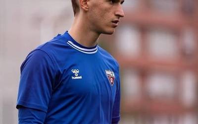 "Taldean elkarri laguntzen diogu, ongi ari gara"