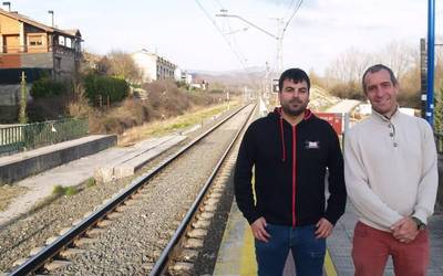 "Gure  planteamenduarekin lortuko genuke plataforma bakarretik mota guztietako trenak pasatzea"