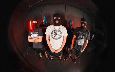 "Ahotsik ez dutenen bozgorailu izateko", Lee-Kore taldearen 'Zauriak' disko berria