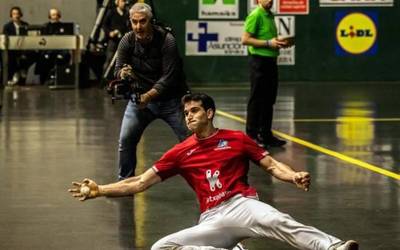 Pilota, larruzko pilota, areto futbola eta txirrindularitza