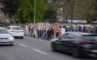 "Lehen ere mobilizaziorako arrazoiak bagenituen, institutuaren itxierak oraindik arrazoi gehiago ematen dizkigu kalera ateratzeko"
