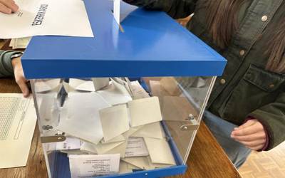 Sakanan egindako herri galdeketak