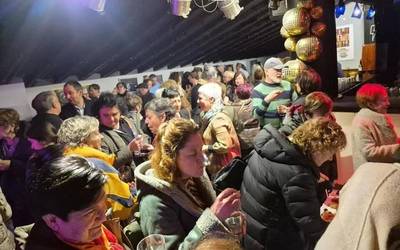 [ARAZKI GALERIA]: Elorrioko merkatarien galak glamourrez jantzi du Arriola