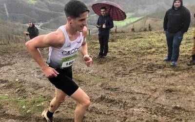 [ARGAZKIAK] Lesakako VII. Mendi lasterketako kirolariak Frainera ailegatzen