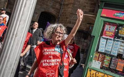 Debagoiendar ugari joan dira eguerdian Eibarko manifestaziora