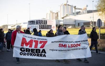 Sindikatuek "arrakastatzat" jo dute greba eguna