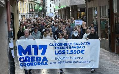 Grebaren aldarriak ozen zabaldu dituzte Elgoibarko kaleetan