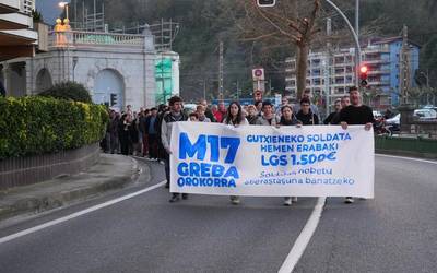 Deban ere manifestazioa egin dute greba orokorraren harira