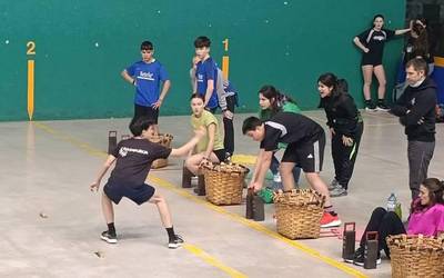 Basaburuko kirolariak bikain Nafarroako Kirol Jokoen hirugarren jardunaldian ere