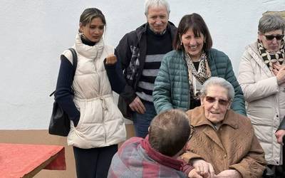 "Amiñek emakumeak laguntzeko bokazioa zuen"