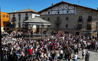 Korrika txikiak plaza bete du